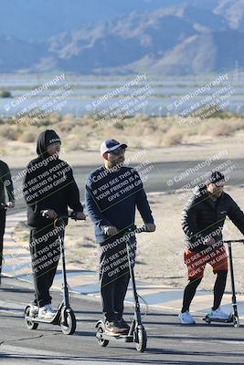 media/Jan-15-2026-Racers Edge (Thu) [[dfebeb70ab]]/1-Around the Pits-Track Walk/